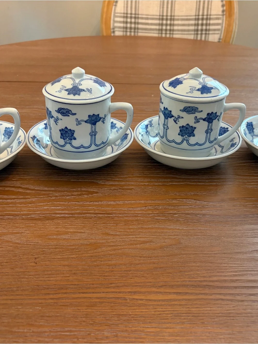 Crate&Barrel IDG Blue and White Lotus Lidded Teacup Set of 4 with Saucers